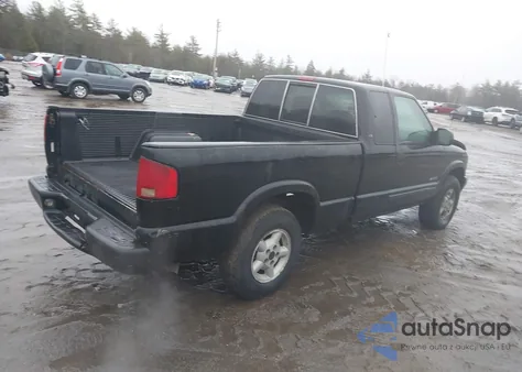 2003 Chevrolet S-10 Ls from USA, damaged, VIN 1GCDT19X838283705